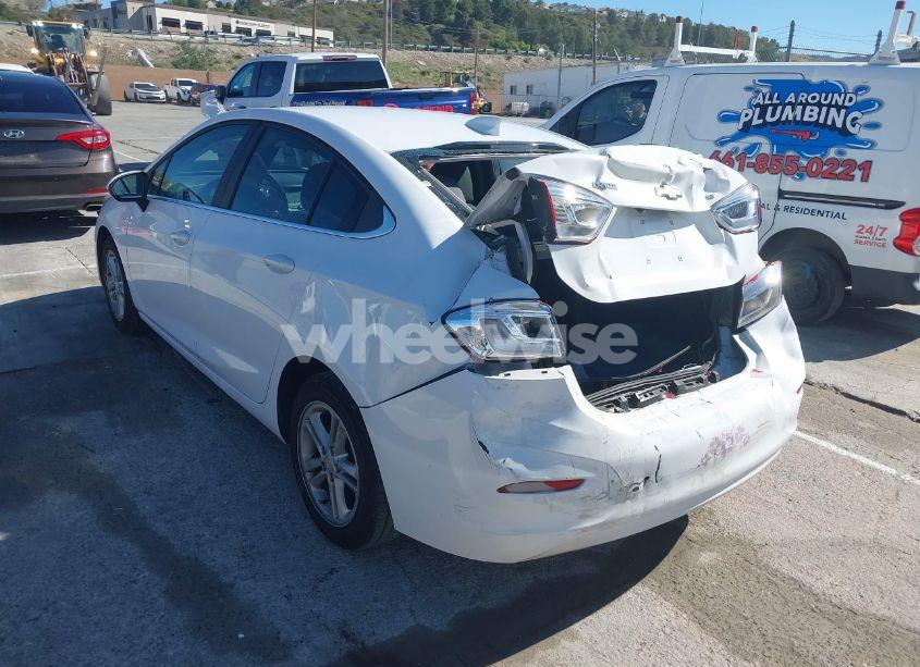 Photo 3 of 2017 Chevrolet Cruze LT AUTO (VIN 1G1BE5SM9H7277961)