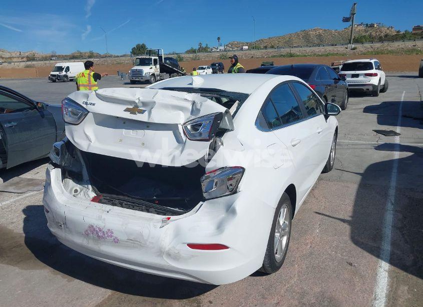 Photo 4 of 2017 Chevrolet Cruze LT AUTO (VIN 1G1BE5SM9H7277961)