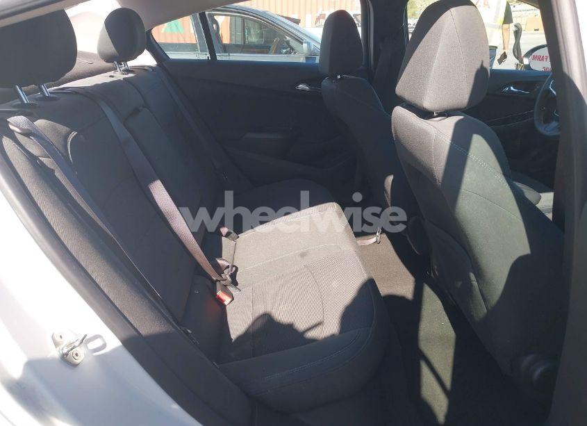 Photo 8 of 2017 Chevrolet Cruze LT AUTO (VIN 1G1BE5SM9H7277961)