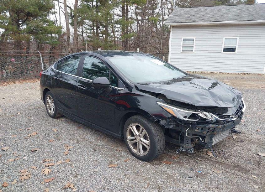 2017 Chevrolet Cruze LT AUTO (VIN 1G1BE5SM9H7279595) main photo