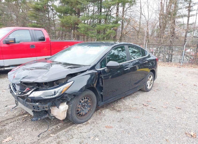 Photo 2 of 2017 Chevrolet Cruze LT AUTO (VIN 1G1BE5SM9H7279595)