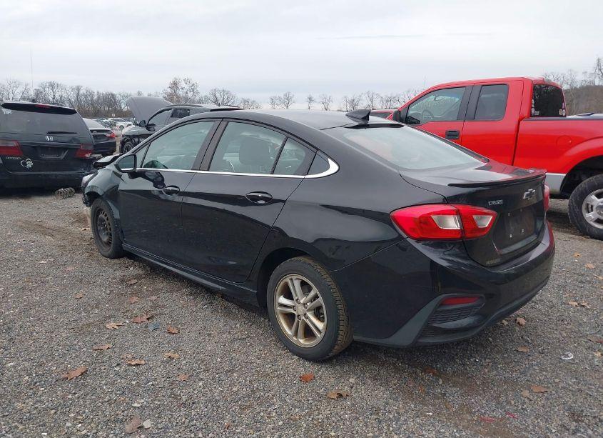 Photo 3 of 2017 Chevrolet Cruze LT AUTO (VIN 1G1BE5SM9H7279595)