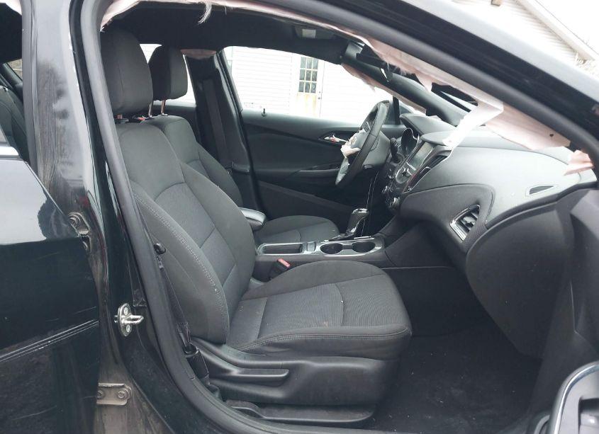 Photo 5 of 2017 Chevrolet Cruze LT AUTO (VIN 1G1BE5SM9H7279595)