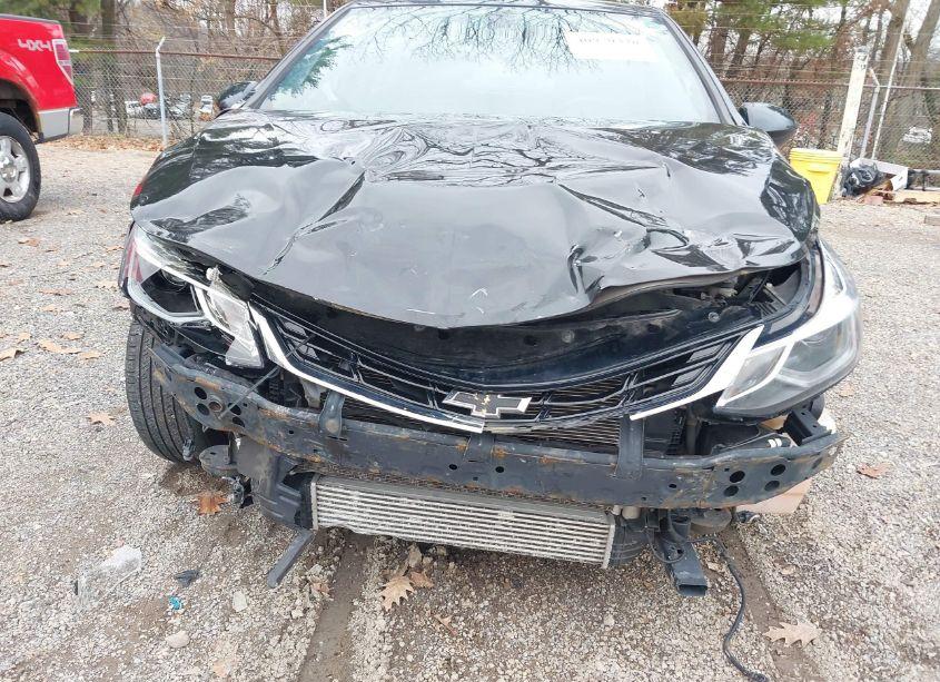 Photo 6 of 2017 Chevrolet Cruze LT AUTO (VIN 1G1BE5SM9H7279595)