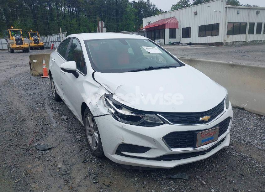 2018 Chevrolet Cruze LT AUTO (VIN 1G1BE5SM9J7100722) main photo