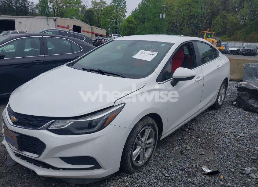 Photo 14 of 2018 Chevrolet Cruze LT AUTO (VIN 1G1BE5SM9J7100722)