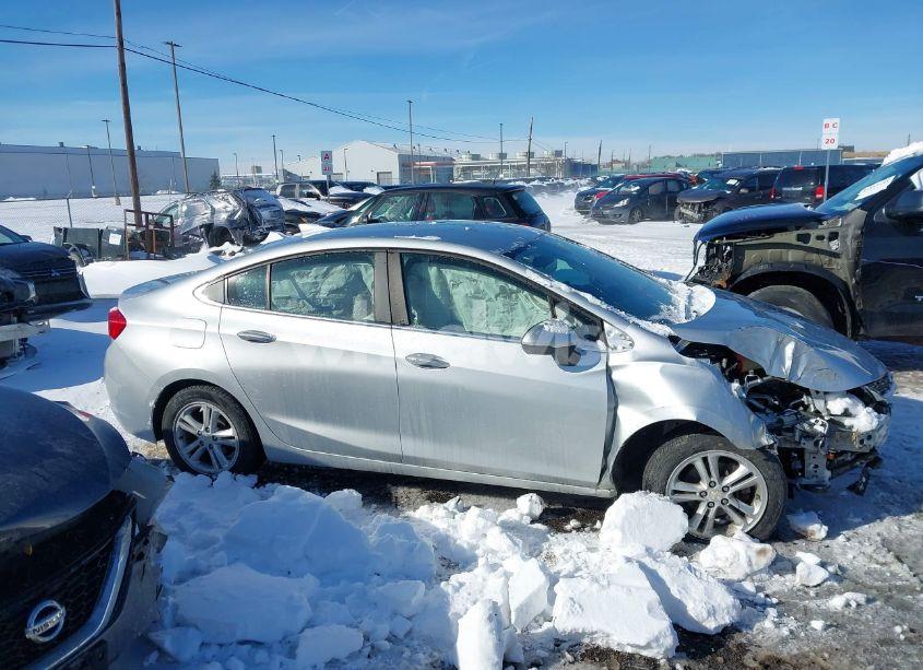 Photo 14 of 2018 Chevrolet Cruze LT AUTO (VIN 1G1BE5SM9J7100851)