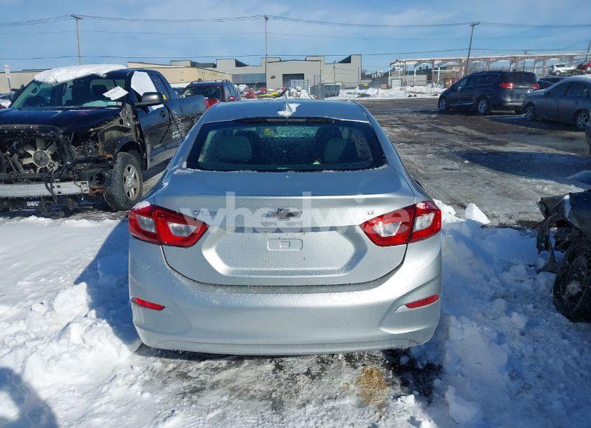 Photo 17 of 2018 Chevrolet Cruze LT AUTO (VIN 1G1BE5SM9J7100851)