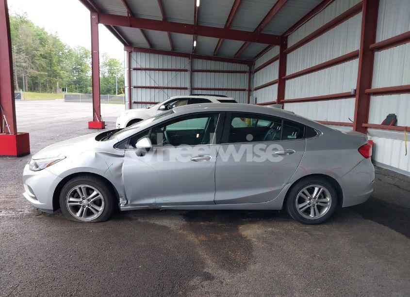 Photo 14 of 2018 Chevrolet Cruze LT AUTO (VIN 1G1BE5SM9J7101126)