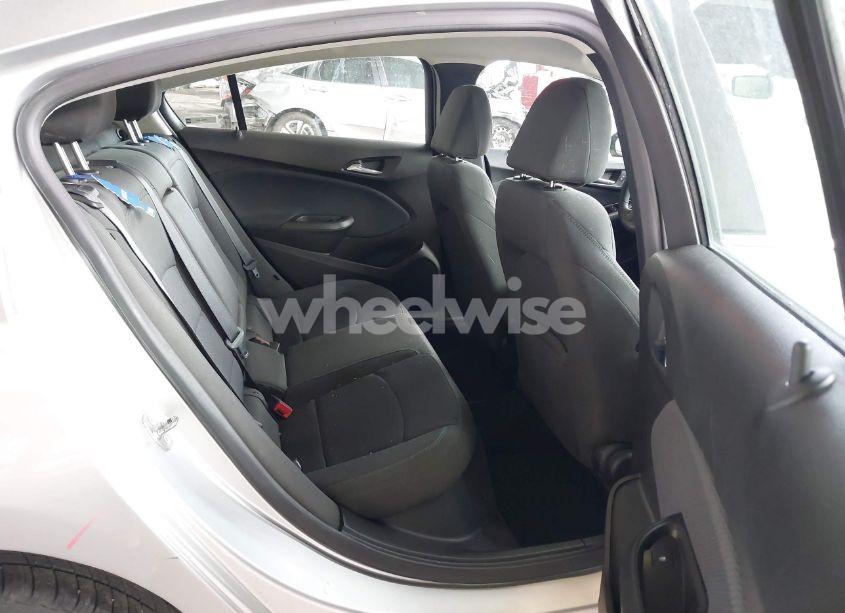 Photo 8 of 2018 Chevrolet Cruze LT AUTO (VIN 1G1BE5SM9J7101126)