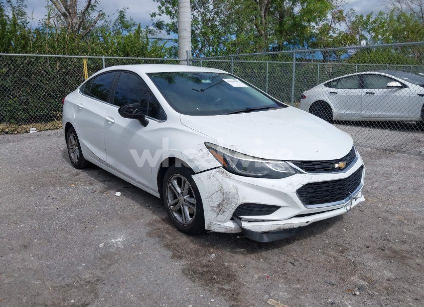 2018 Chevrolet Cruze LT AUTO (VIN 1G1BE5SM9J7106133) main photo