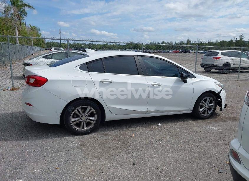 Photo 13 of 2018 Chevrolet Cruze LT AUTO (VIN 1G1BE5SM9J7106133)