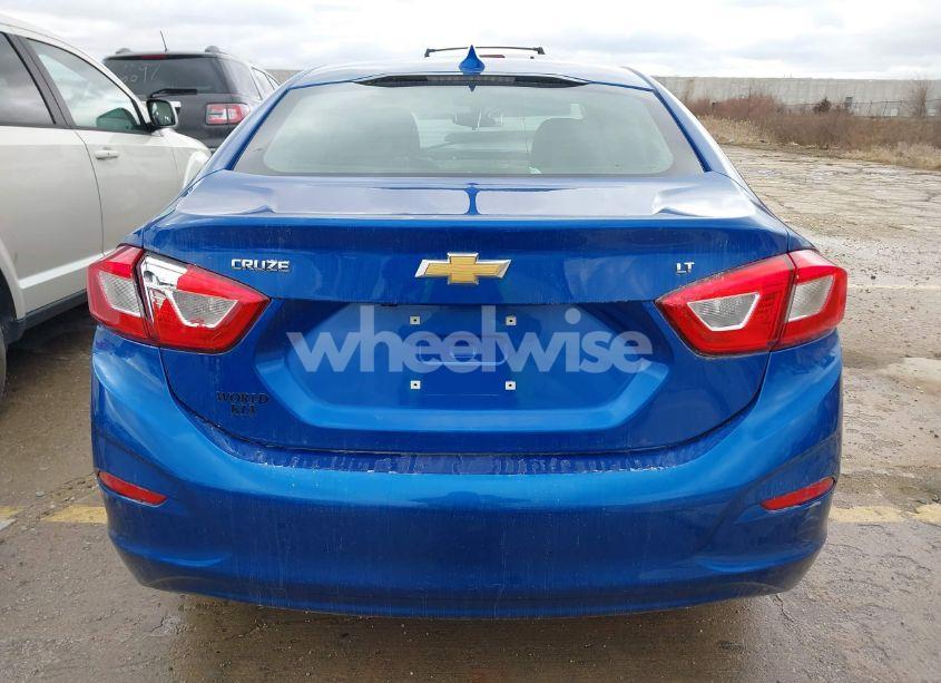 Photo 15 of 2018 Chevrolet Cruze LT AUTO (VIN 1G1BE5SM9J7125152)