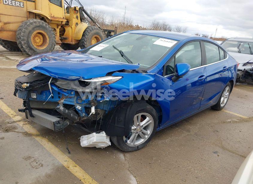 Photo 2 of 2018 Chevrolet Cruze LT AUTO (VIN 1G1BE5SM9J7125152)