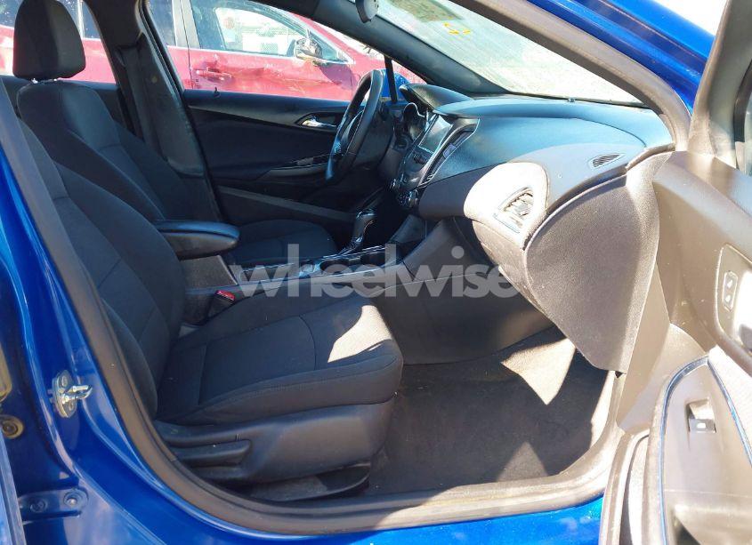 Photo 5 of 2018 Chevrolet Cruze LT AUTO (VIN 1G1BE5SM9J7128732)