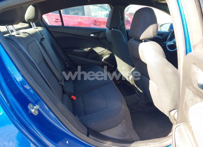 Photo 8 of 2018 Chevrolet Cruze LT AUTO (VIN 1G1BE5SM9J7128732)