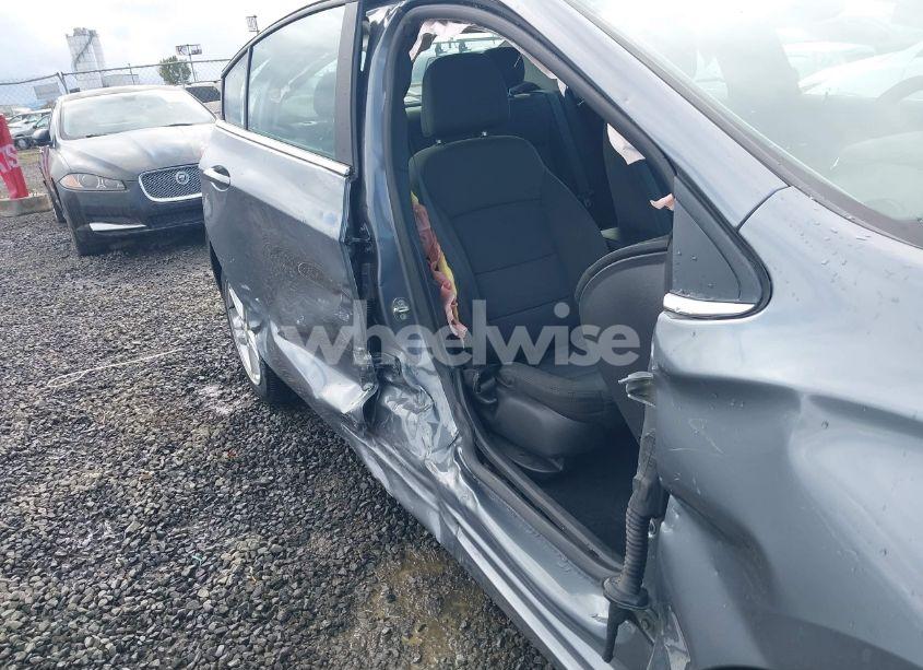 Photo 6 of 2018 Chevrolet Cruze LT AUTO (VIN 1G1BE5SM9J7141318)