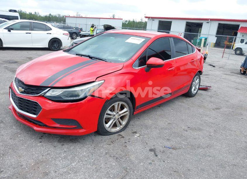Photo 2 of 2018 Chevrolet Cruze LT AUTO (VIN 1G1BE5SM9J7141626)