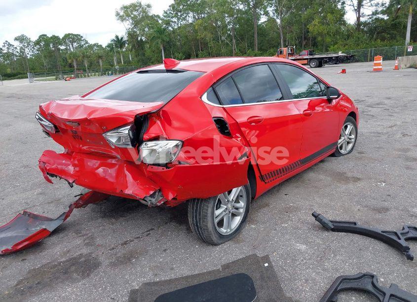 Photo 4 of 2018 Chevrolet Cruze LT AUTO (VIN 1G1BE5SM9J7141626)
