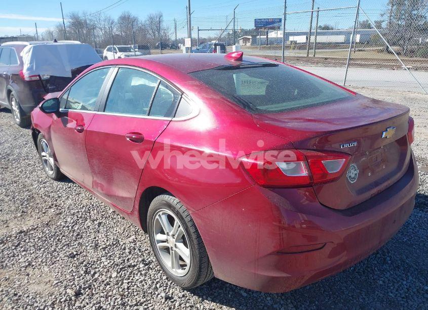 Photo 3 of 2018 Chevrolet Cruze LT AUTO (VIN 1G1BE5SM9J7161357)
