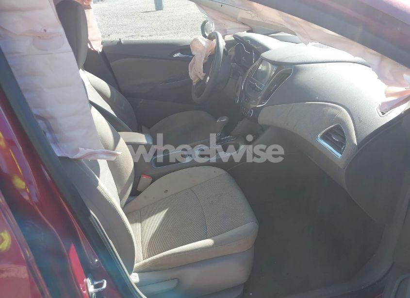 Photo 5 of 2018 Chevrolet Cruze LT AUTO (VIN 1G1BE5SM9J7161357)