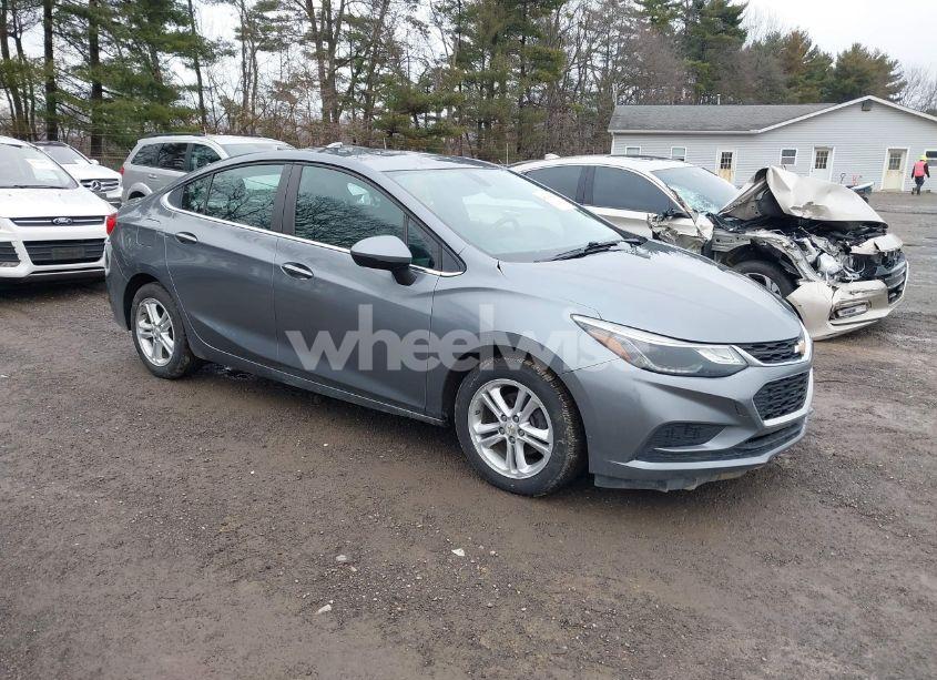 2018 Chevrolet Cruze LT AUTO (VIN 1G1BE5SM9J7164694) main photo