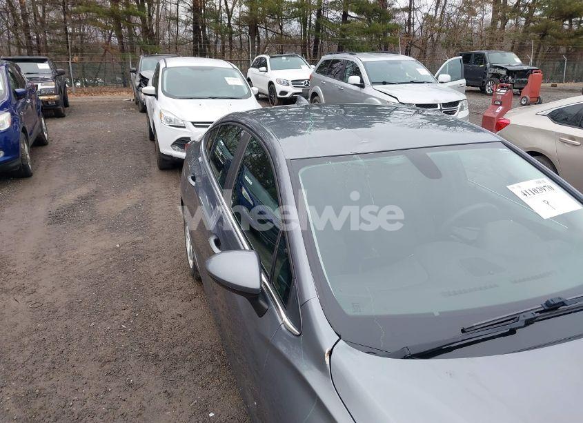 Photo 6 of 2018 Chevrolet Cruze LT AUTO (VIN 1G1BE5SM9J7164694)