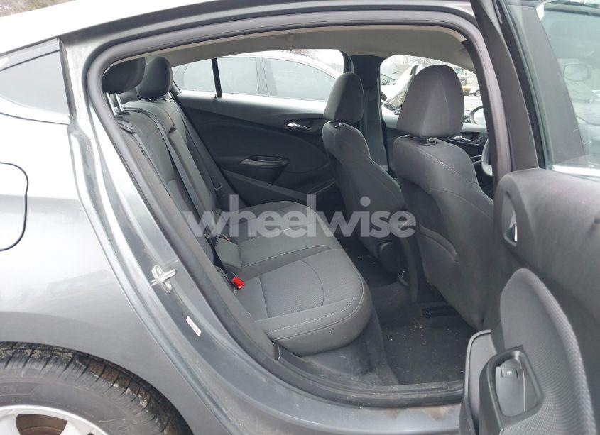 Photo 8 of 2018 Chevrolet Cruze LT AUTO (VIN 1G1BE5SM9J7164694)