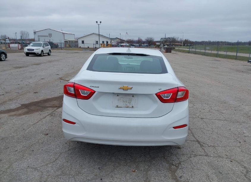 Photo 16 of 2018 Chevrolet Cruze LT AUTO (VIN 1G1BE5SM9J7166364)