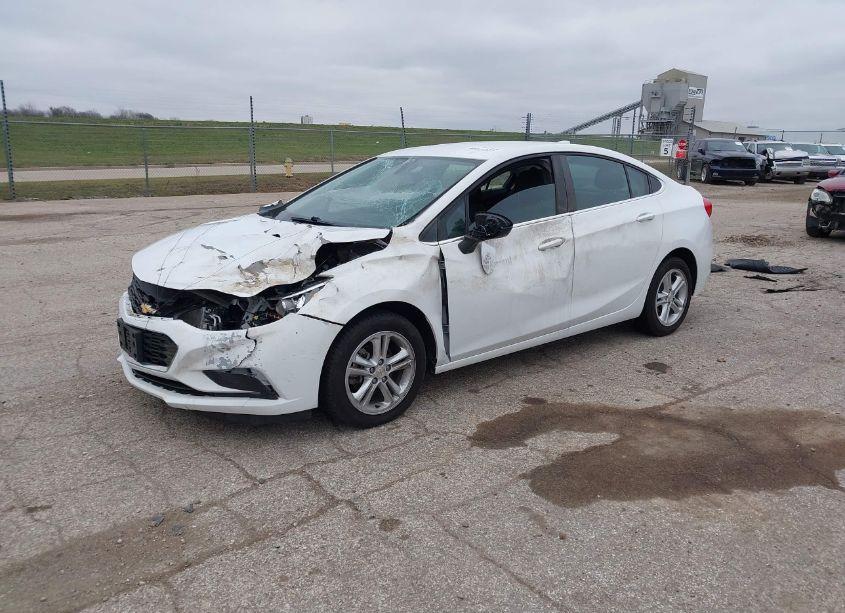 Photo 2 of 2018 Chevrolet Cruze LT AUTO (VIN 1G1BE5SM9J7166364)