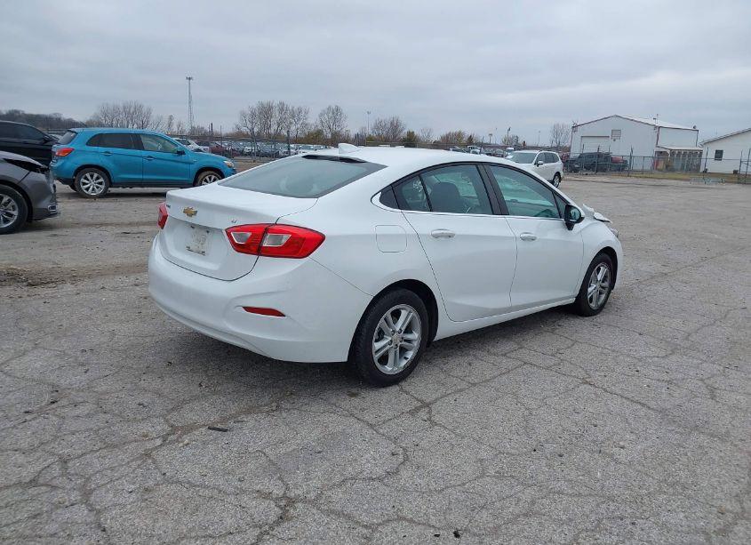 Photo 4 of 2018 Chevrolet Cruze LT AUTO (VIN 1G1BE5SM9J7166364)