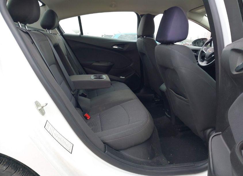 Photo 8 of 2018 Chevrolet Cruze LT AUTO (VIN 1G1BE5SM9J7166364)