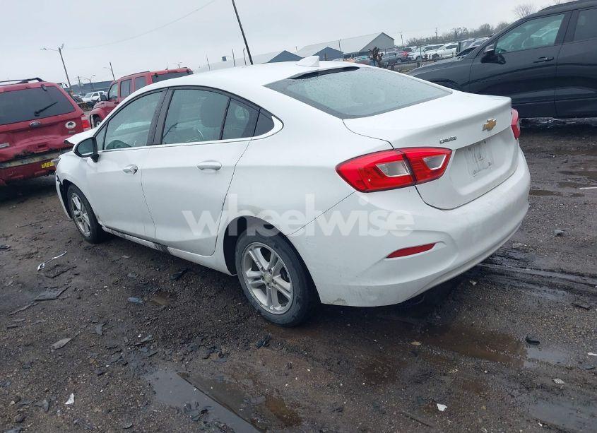 Photo 3 of 2018 Chevrolet Cruze LT AUTO (VIN 1G1BE5SM9J7171872)