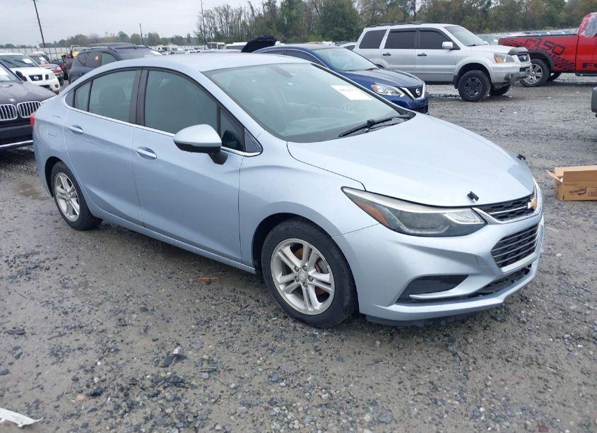 2018 Chevrolet Cruze LT AUTO (VIN 1G1BE5SM9J7175873) main photo