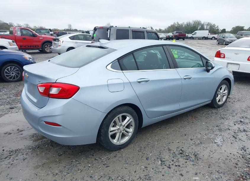 Photo 4 of 2018 Chevrolet Cruze LT AUTO (VIN 1G1BE5SM9J7175873)