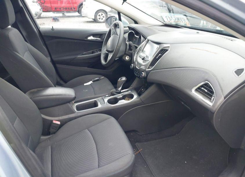 Photo 5 of 2018 Chevrolet Cruze LT AUTO (VIN 1G1BE5SM9J7175873)