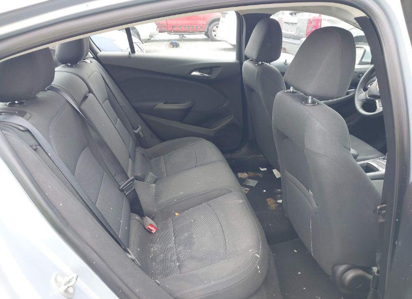 Photo 8 of 2018 Chevrolet Cruze LT AUTO (VIN 1G1BE5SM9J7175873)