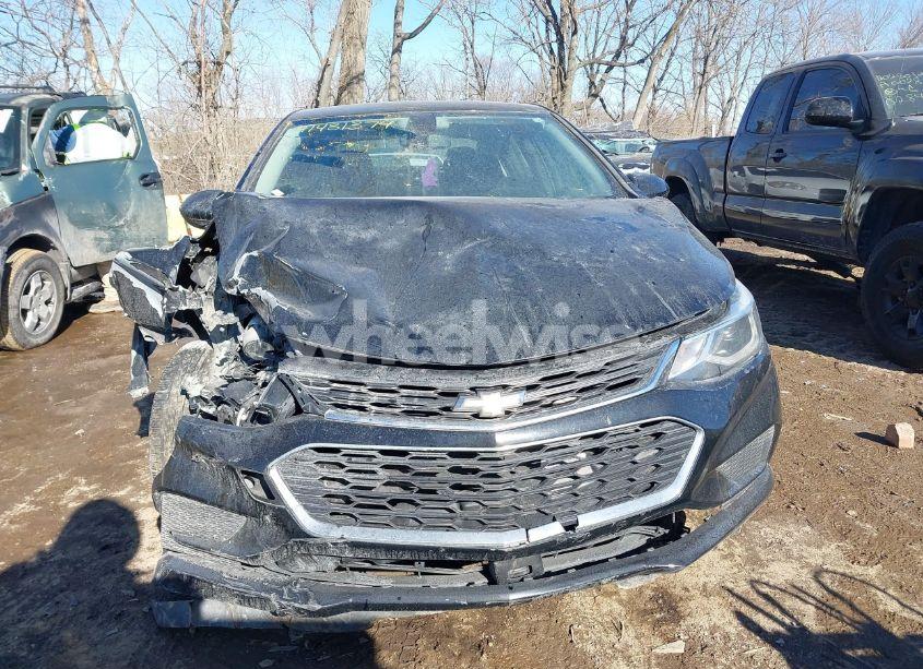 Photo 12 of 2018 Chevrolet Cruze LT AUTO (VIN 1G1BE5SM9J7182922)