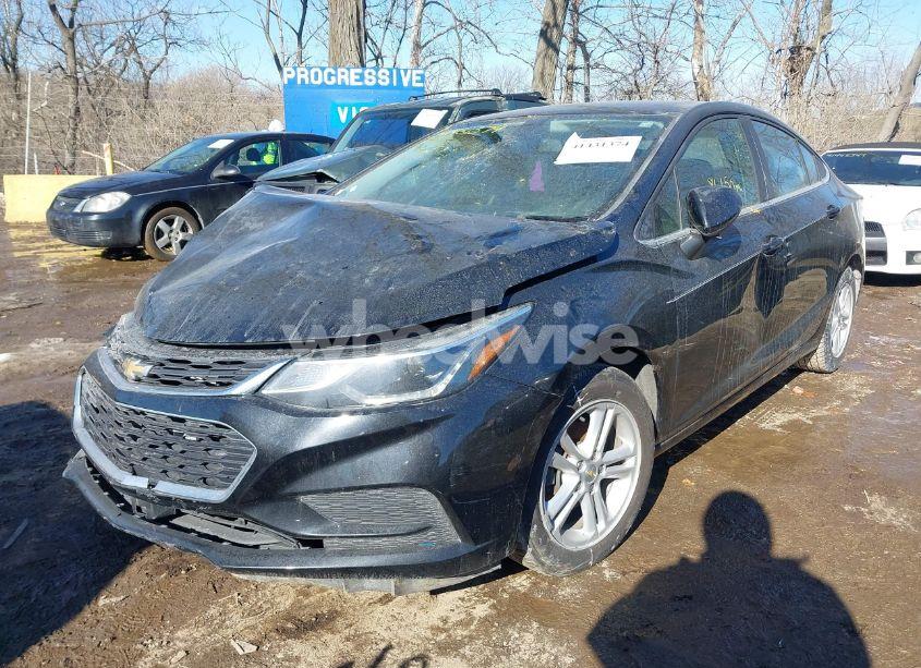 Photo 6 of 2018 Chevrolet Cruze LT AUTO (VIN 1G1BE5SM9J7182922)