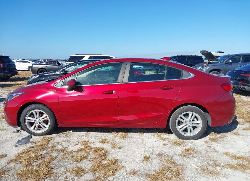 Photo 14 of 2018 Chevrolet Cruze LT AUTO (VIN 1G1BE5SM9J7187151)
