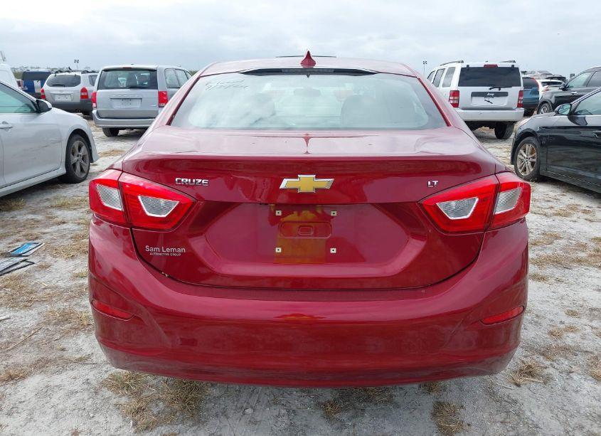 Photo 16 of 2018 Chevrolet Cruze LT AUTO (VIN 1G1BE5SM9J7187151)