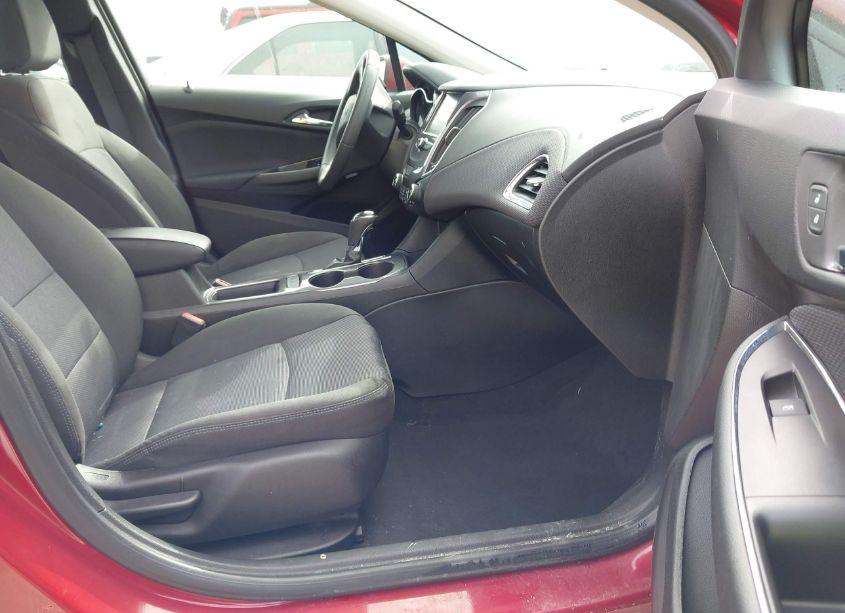 Photo 5 of 2018 Chevrolet Cruze LT AUTO (VIN 1G1BE5SM9J7187151)