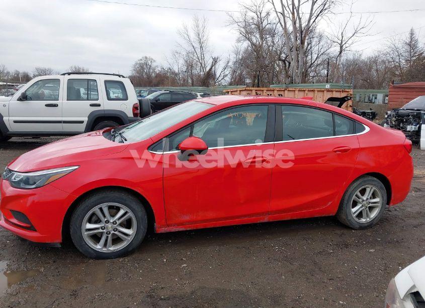 Photo 14 of 2018 Chevrolet Cruze LT AUTO (VIN 1G1BE5SM9J7194617)