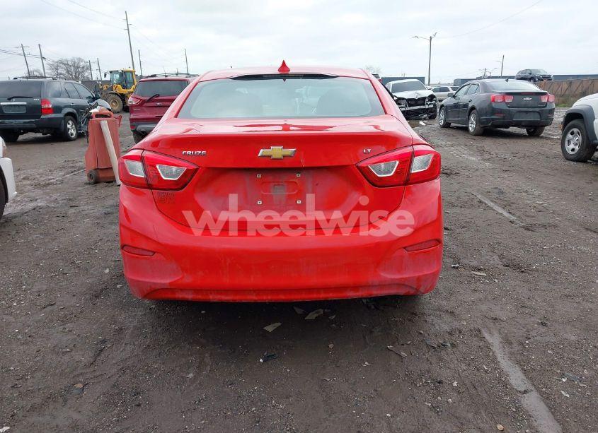 Photo 16 of 2018 Chevrolet Cruze LT AUTO (VIN 1G1BE5SM9J7194617)