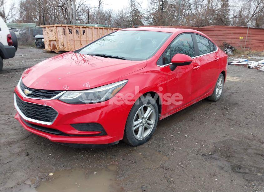 Photo 2 of 2018 Chevrolet Cruze LT AUTO (VIN 1G1BE5SM9J7194617)