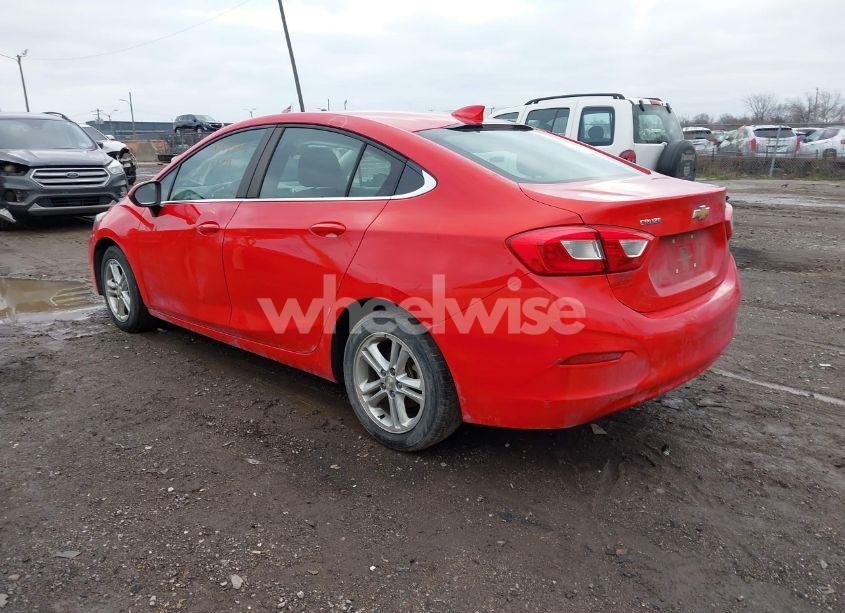 Photo 3 of 2018 Chevrolet Cruze LT AUTO (VIN 1G1BE5SM9J7194617)