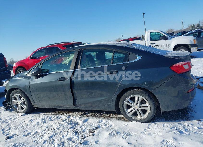 Photo 14 of 2018 Chevrolet Cruze LT AUTO (VIN 1G1BE5SM9J7201226)
