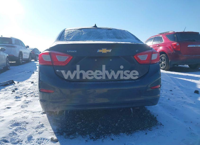 Photo 16 of 2018 Chevrolet Cruze LT AUTO (VIN 1G1BE5SM9J7201226)