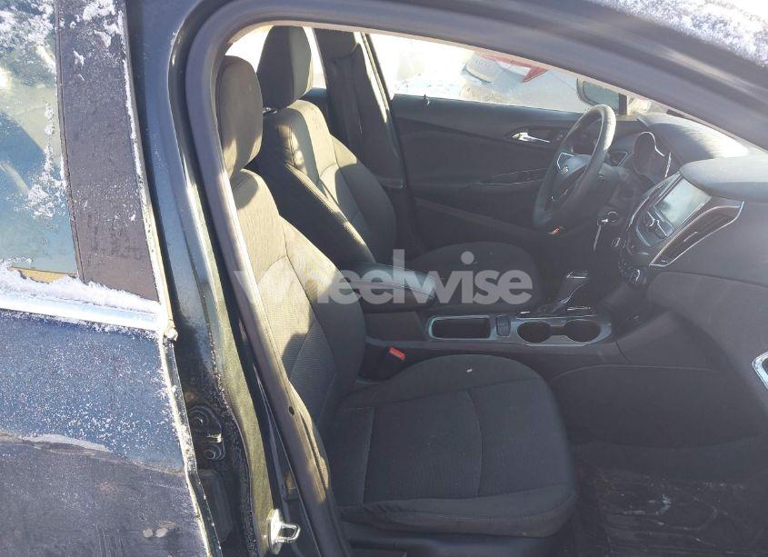 Photo 5 of 2018 Chevrolet Cruze LT AUTO (VIN 1G1BE5SM9J7201226)