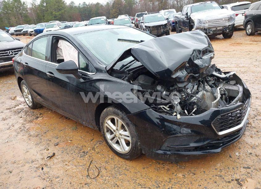 2018 Chevrolet Cruze LT AUTO (VIN 1G1BE5SM9J7209214) main photo